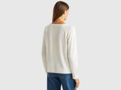 Cream crew neck sweater in cashmere and wool blend
