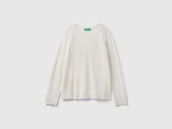 Cream crew neck sweater in cashmere and wool blend