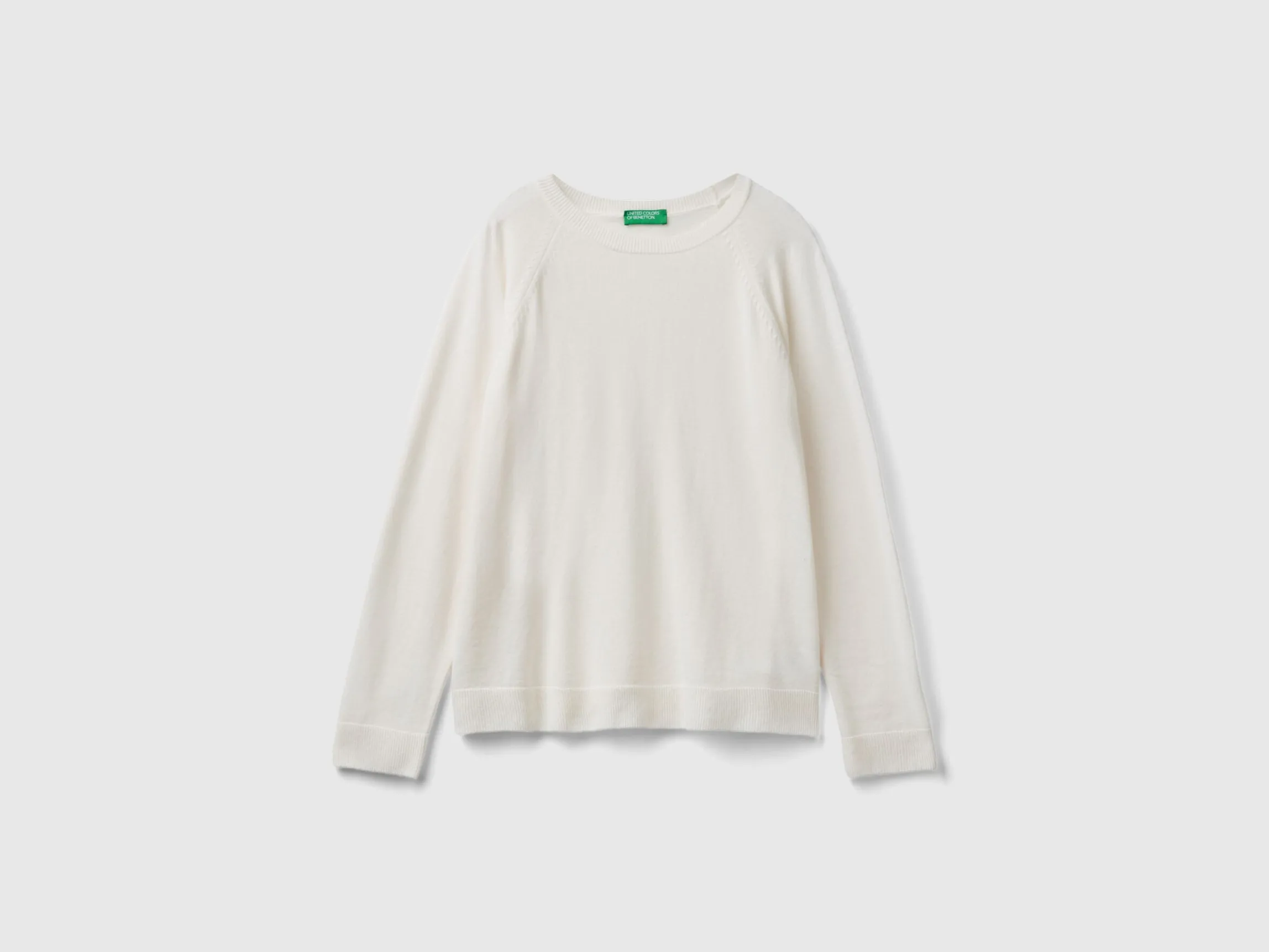 Cream crew neck sweater in cashmere and wool blend
