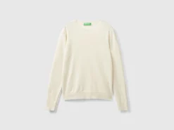 Cream crew neck sweater in Merino wool