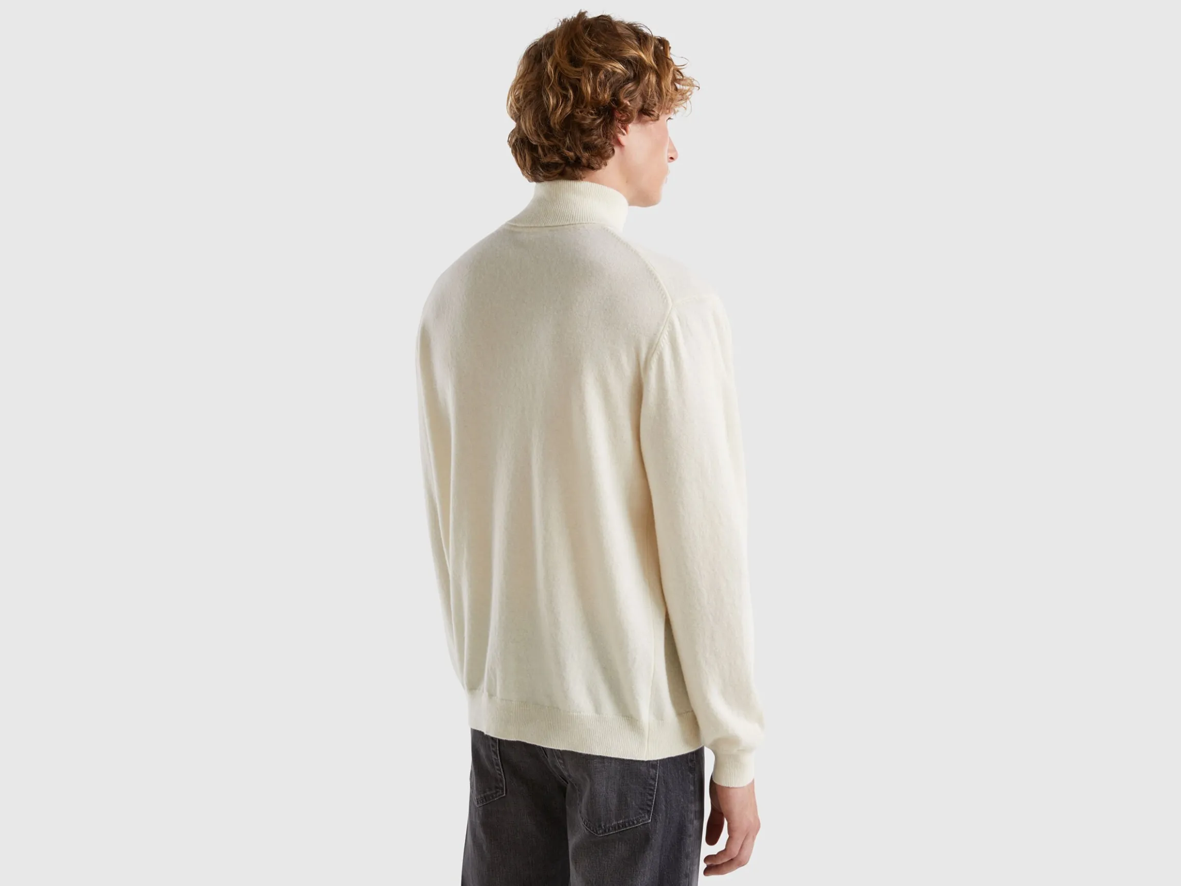 Cream white turtleneck in pure Merino wool