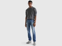 Crew neck sweater in cashmere and wool blend