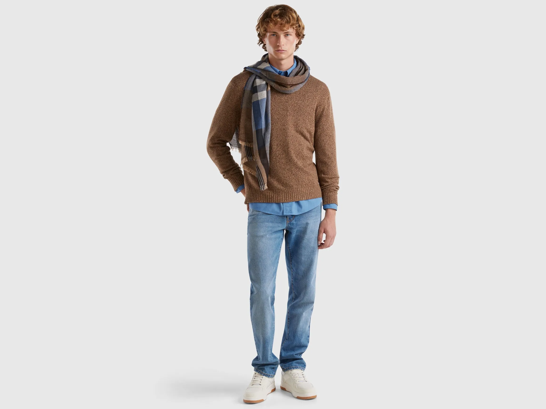 Crew neck sweater in cashmere and wool blend