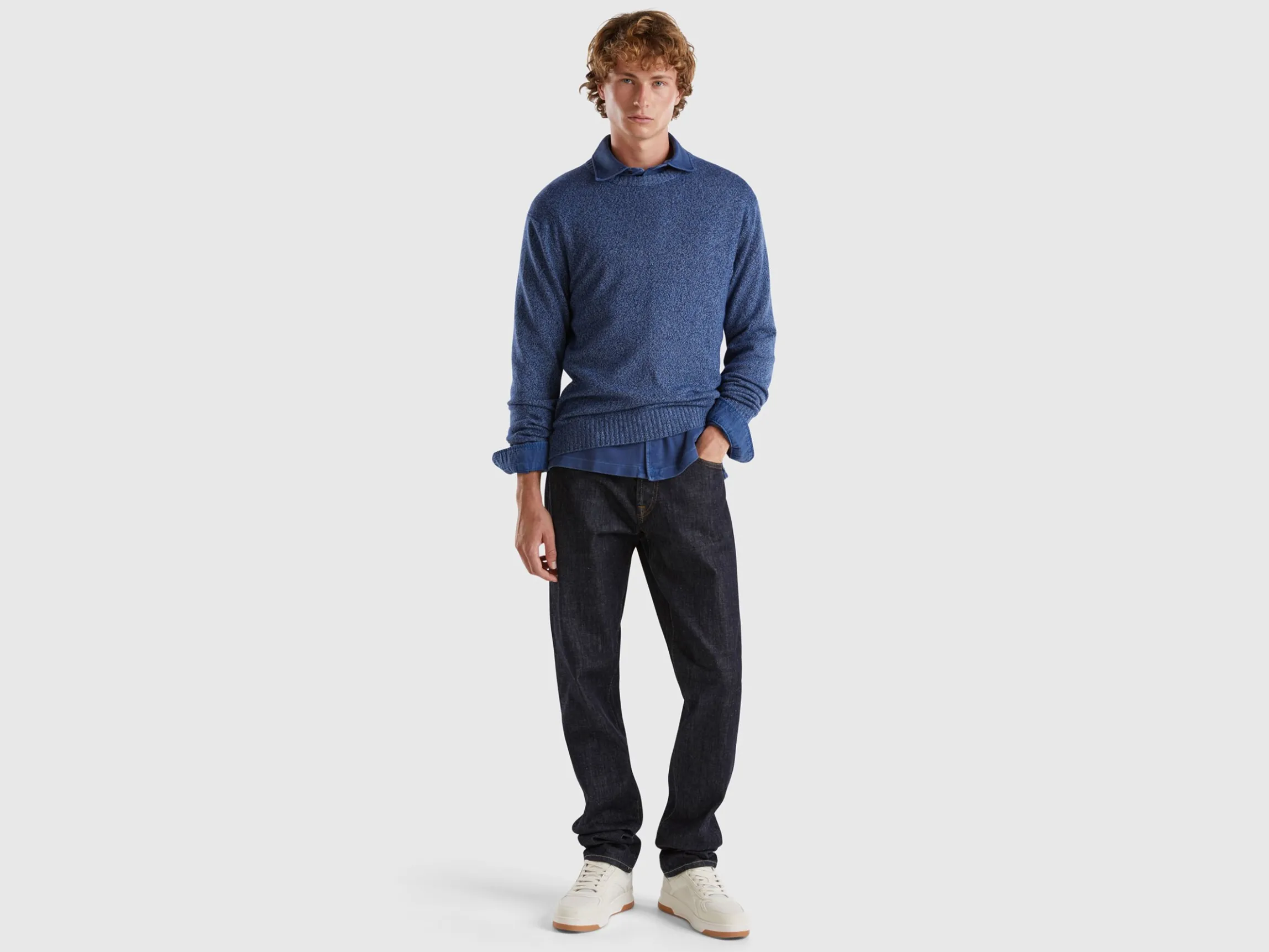 Crew neck sweater in cashmere and wool blend