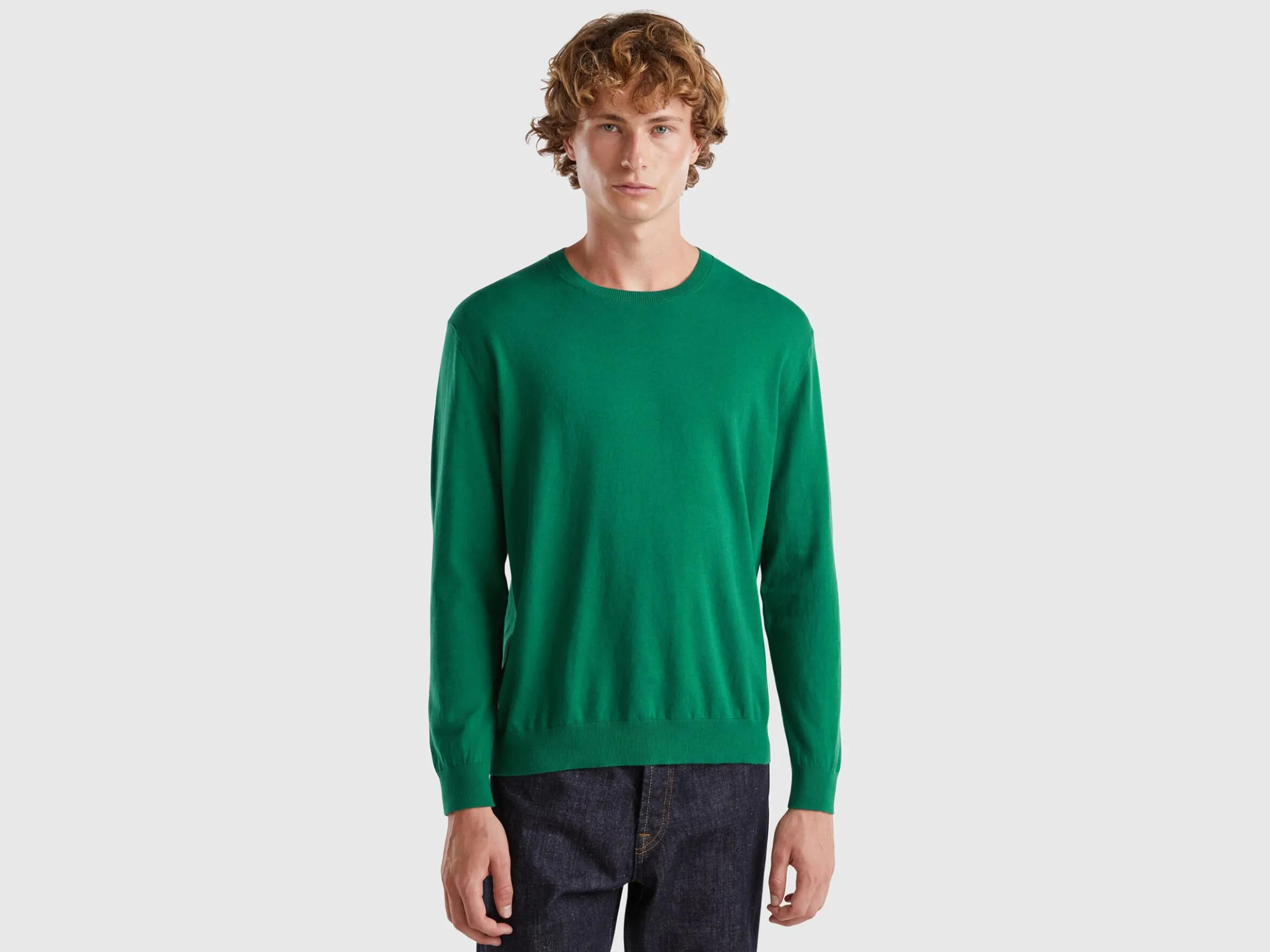 Crew neck sweater in lightweight cotton blend