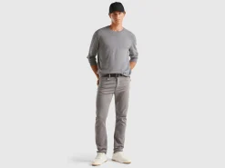Crew neck sweater in lightweight cotton blend