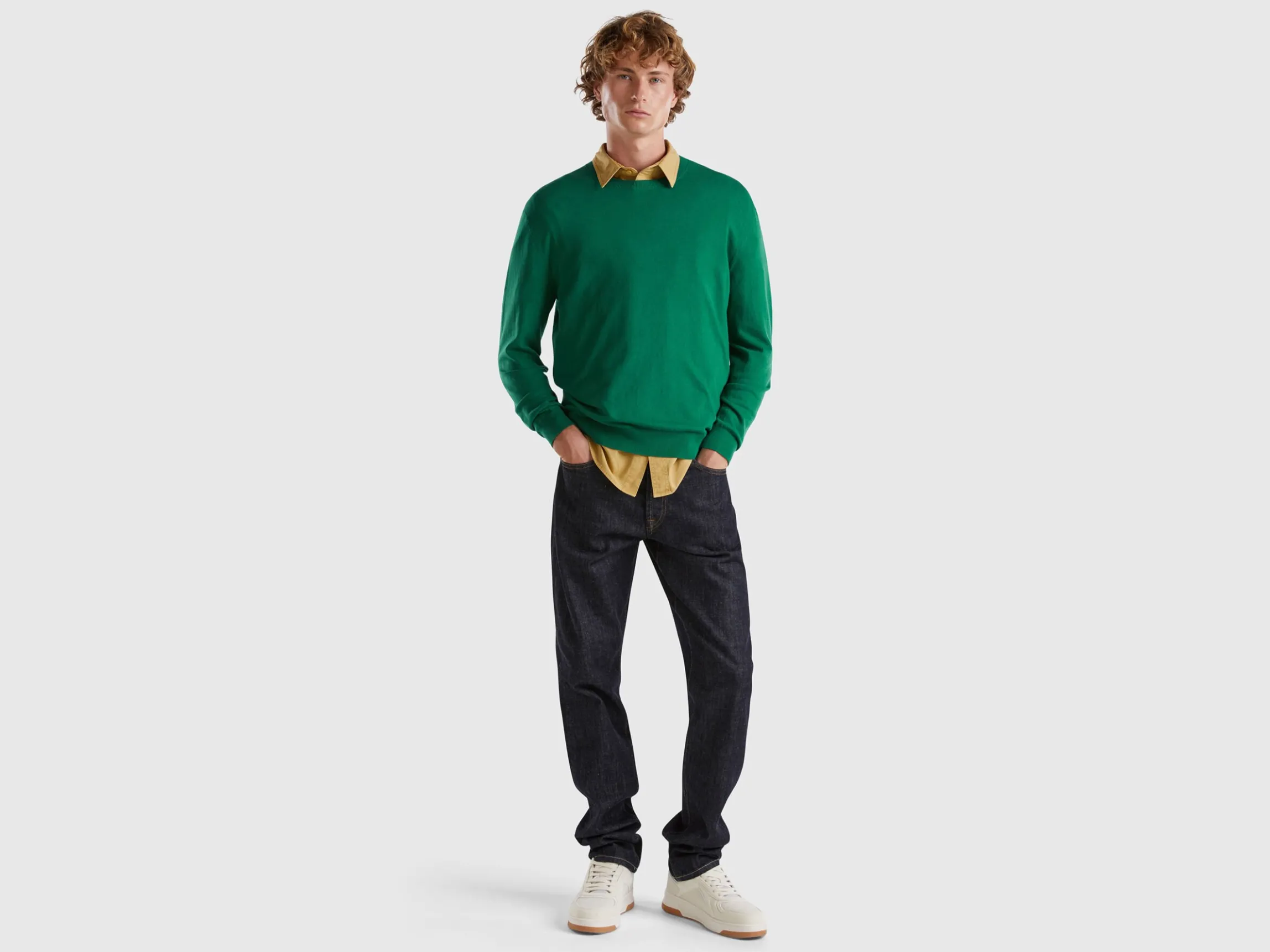 Crew neck sweater in lightweight cotton blend