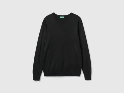 Crew neck sweater in lightweight cotton blend