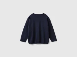 Crew neck sweater with embroidery