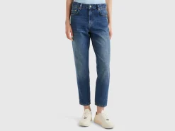 Cropped high-waisted jeans