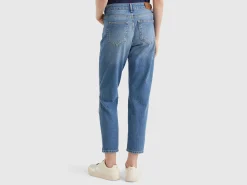 Cropped high-waisted jeans