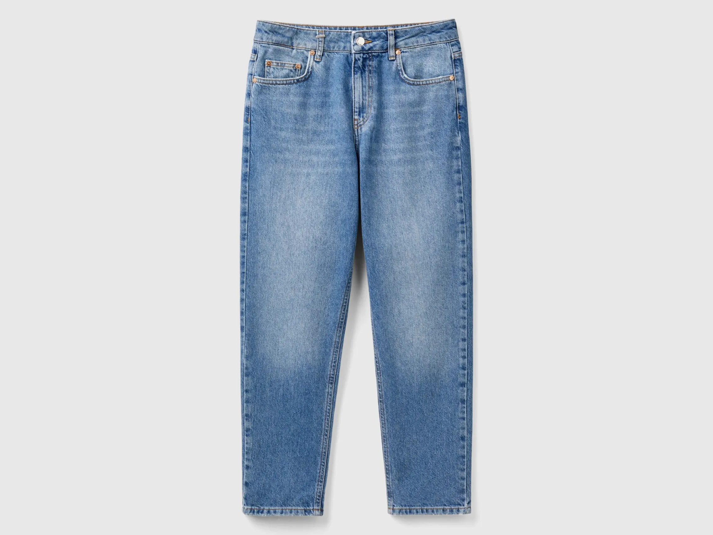 Cropped high-waisted jeans