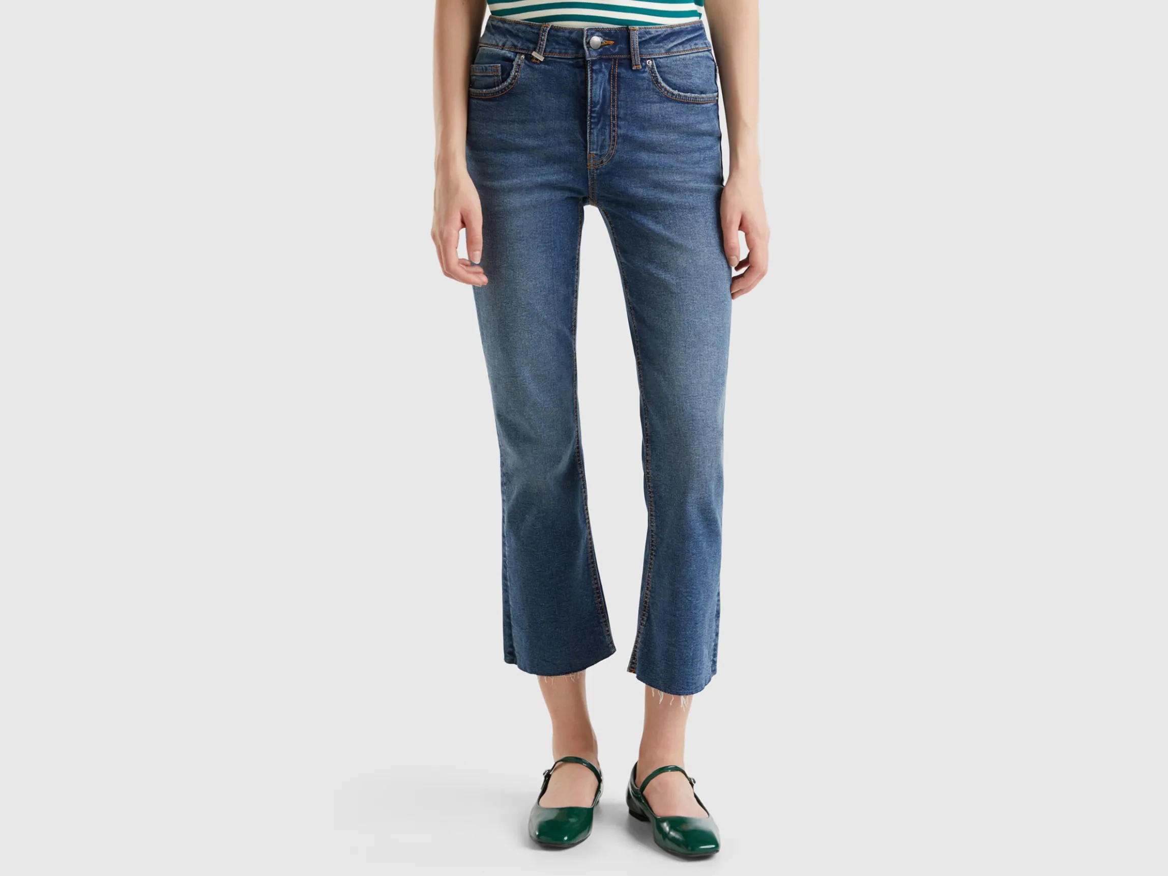 Cropped jeans in recycled cotton