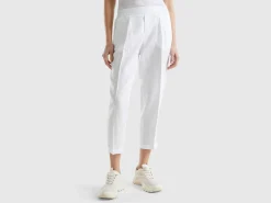 Cropped trousers in 100% linen