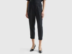 Cropped trousers in 100% linen