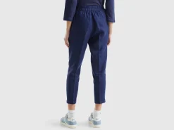 Cropped trousers in 100% linen