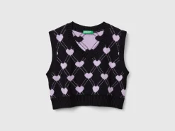 Cropped vest with heart motif