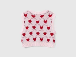 Cropped vest with heart motif
