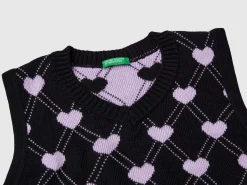 Cropped vest with heart motif