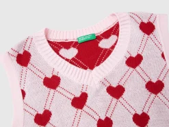 Cropped vest with heart motif