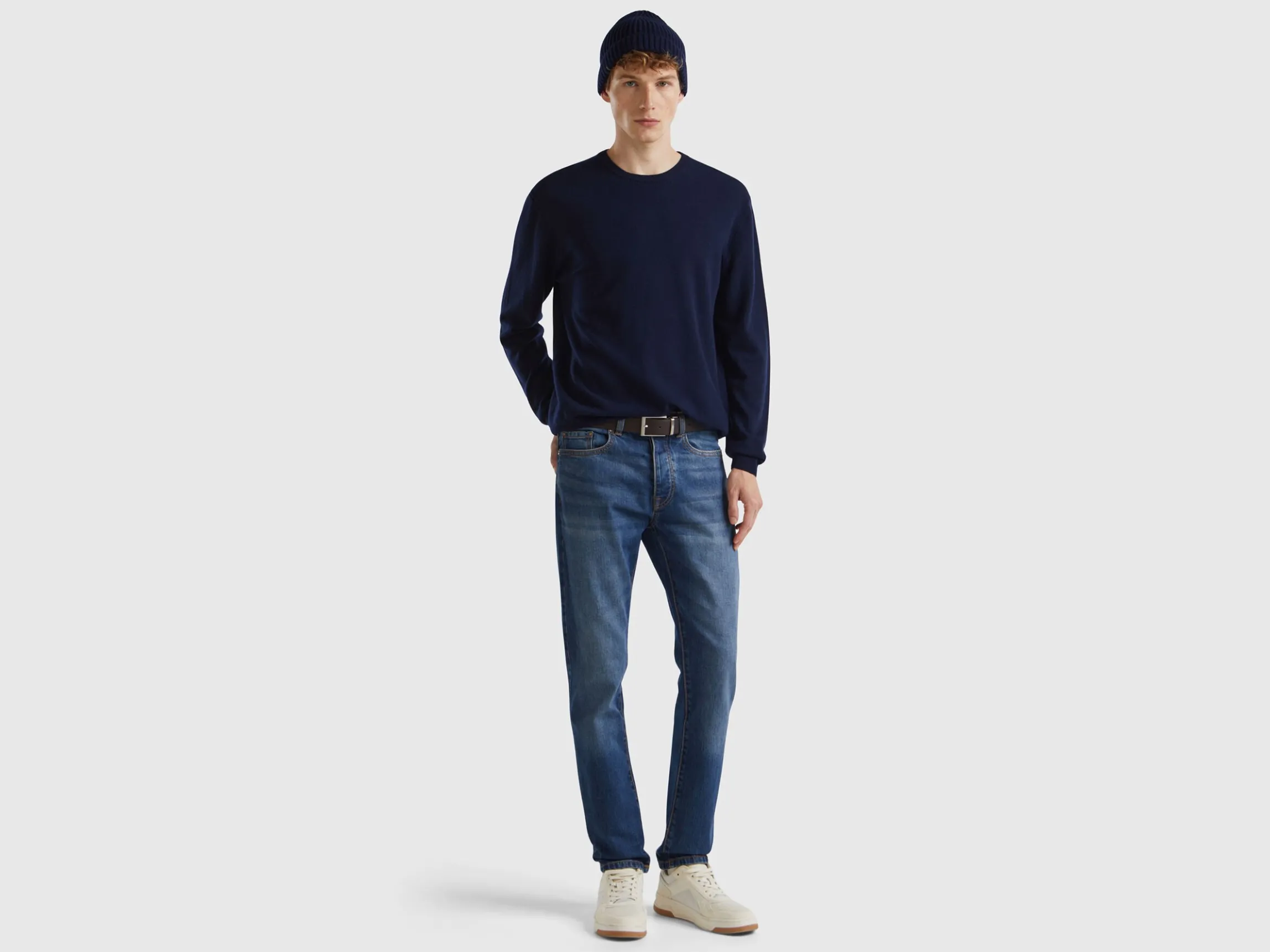 Dark blue crew neck sweater in pure Merino wool