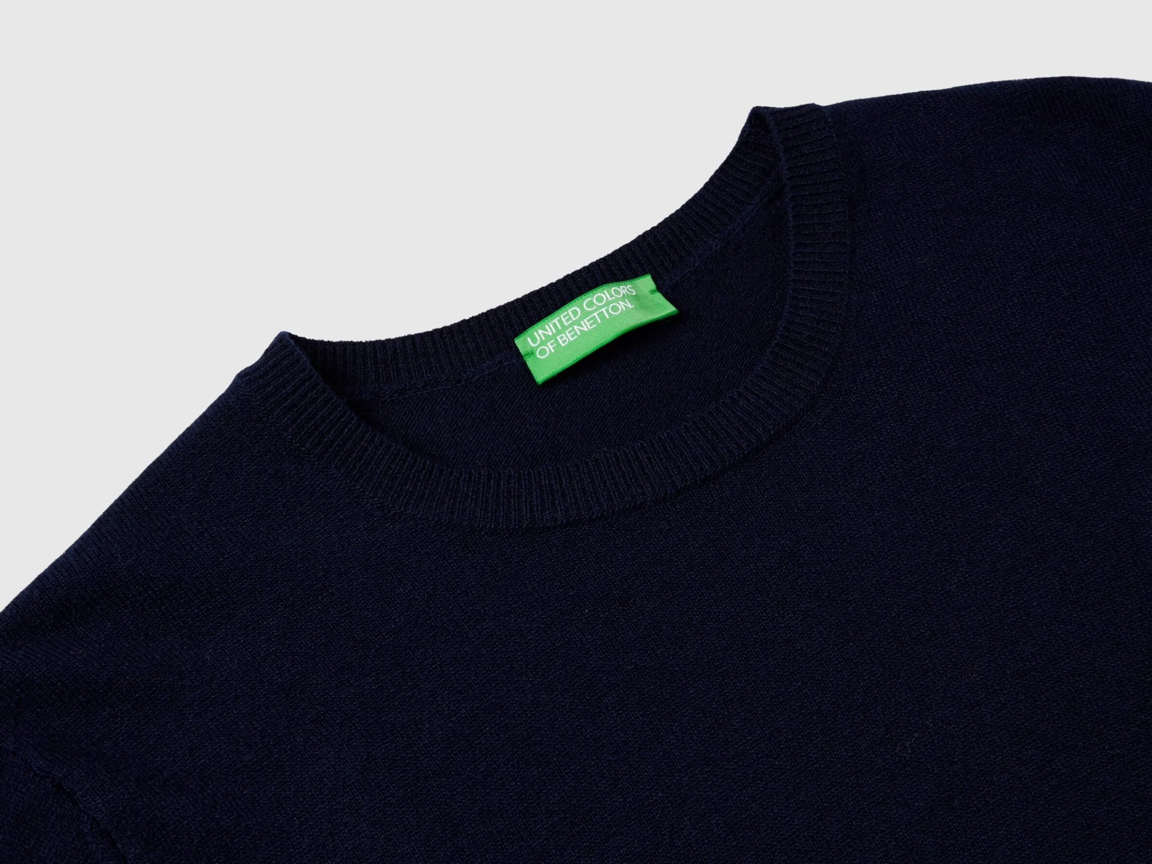 Dark blue crew neck sweater in Merino wool