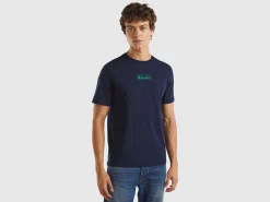 Dark blue organic cotton t-shirt with green logo