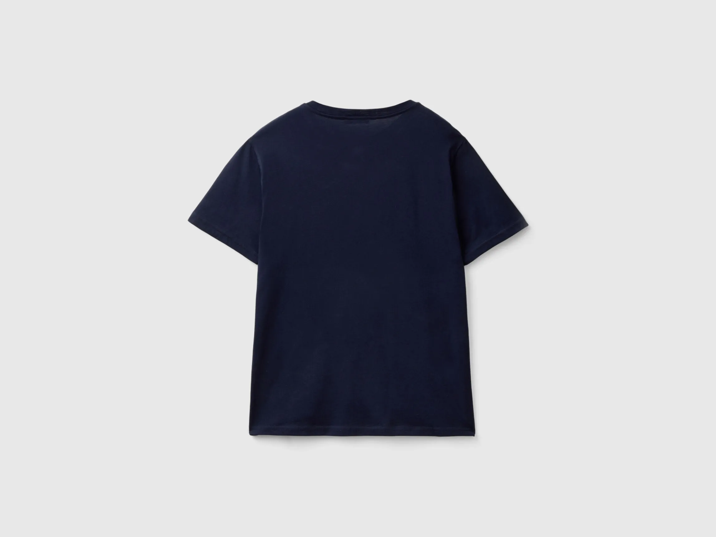 Dark blue organic cotton t-shirt with green logo