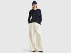 Dark blue sweater in cashmere blend with hood