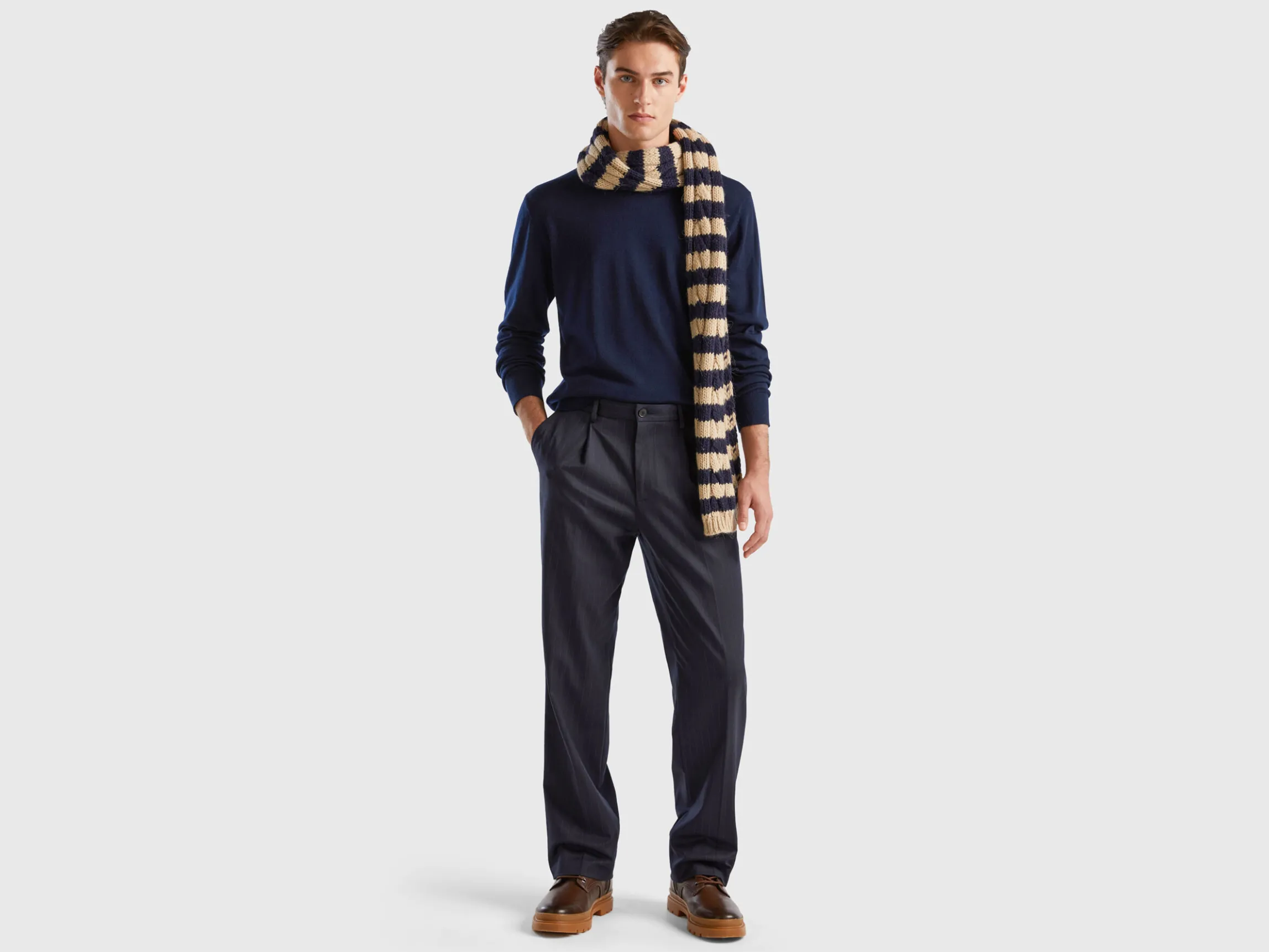 Dark blue sweater in pure Merino wool