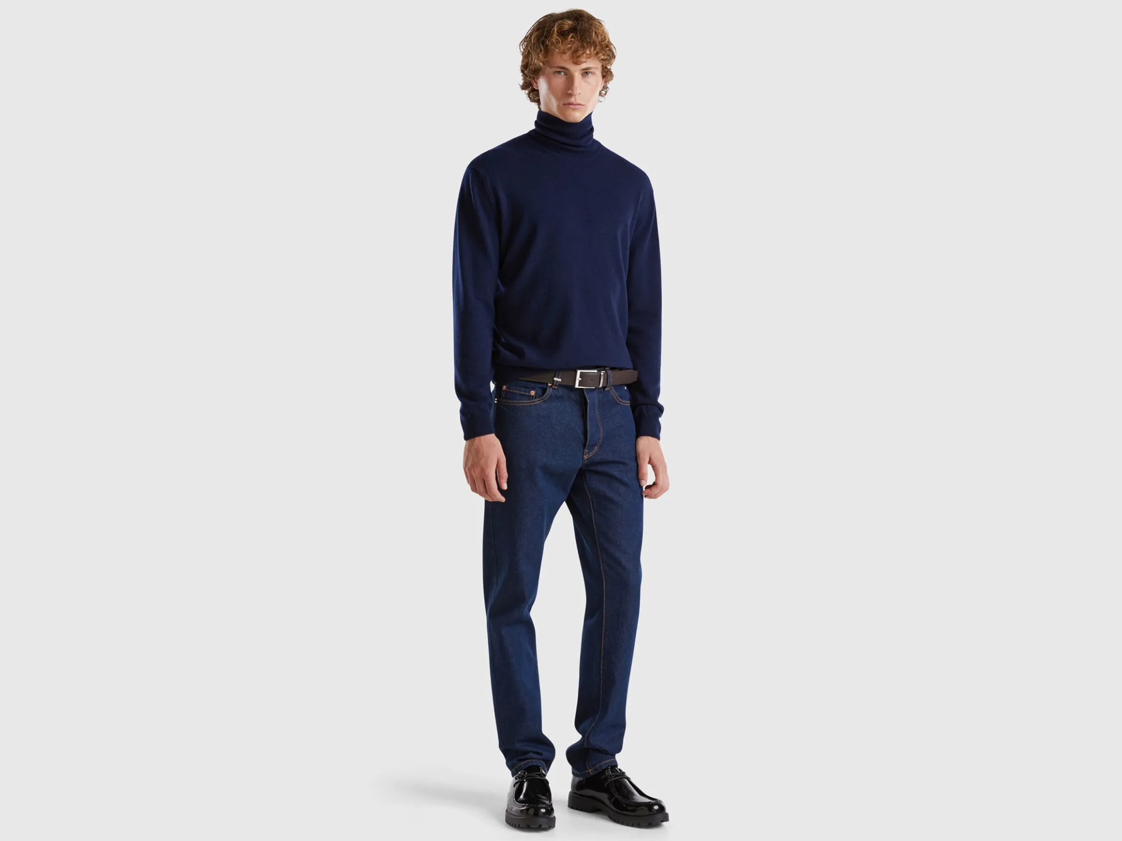 Dark blue turtleneck in pure Merino wool