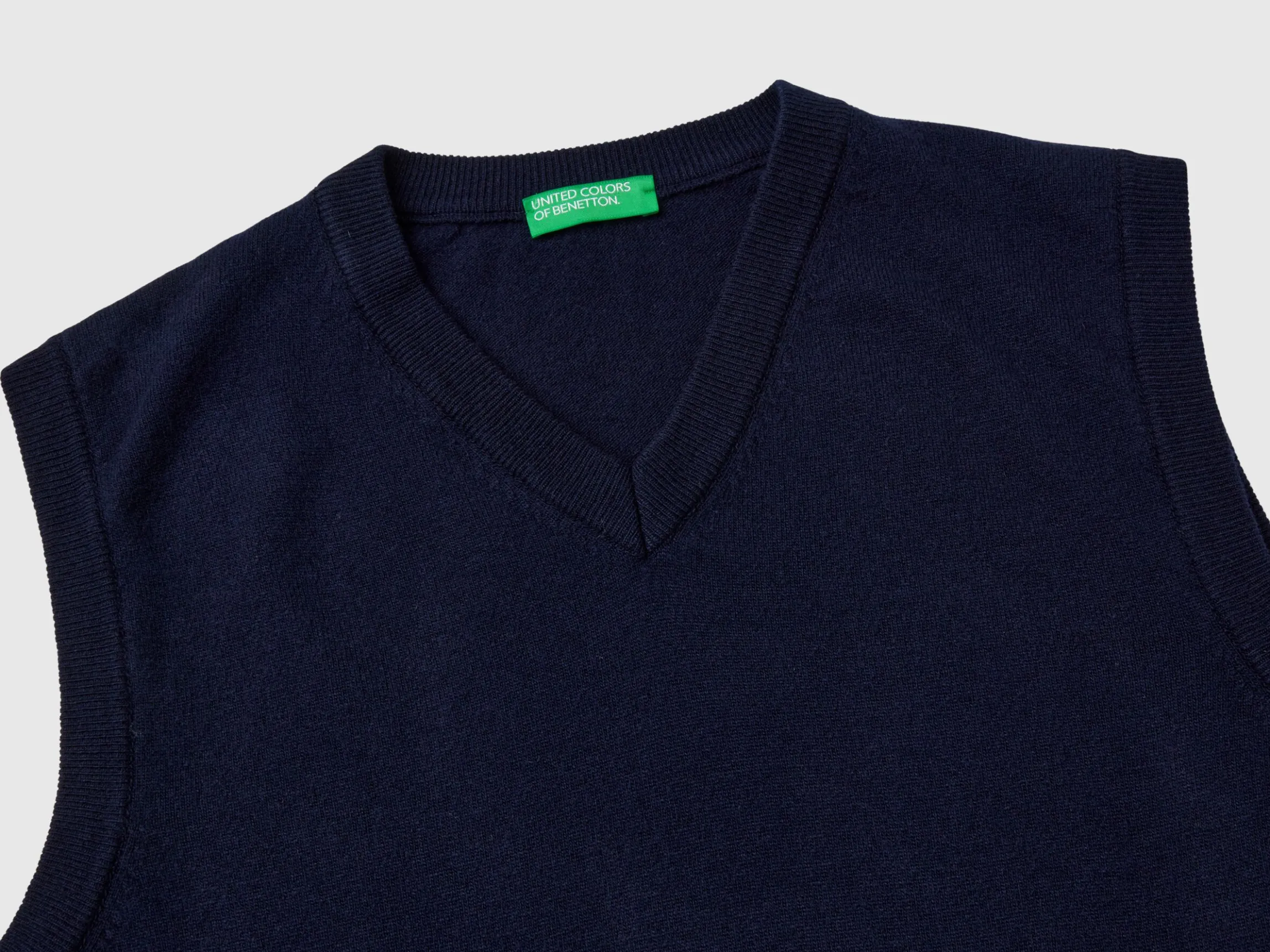 Dark blue vest in pure Merino wool