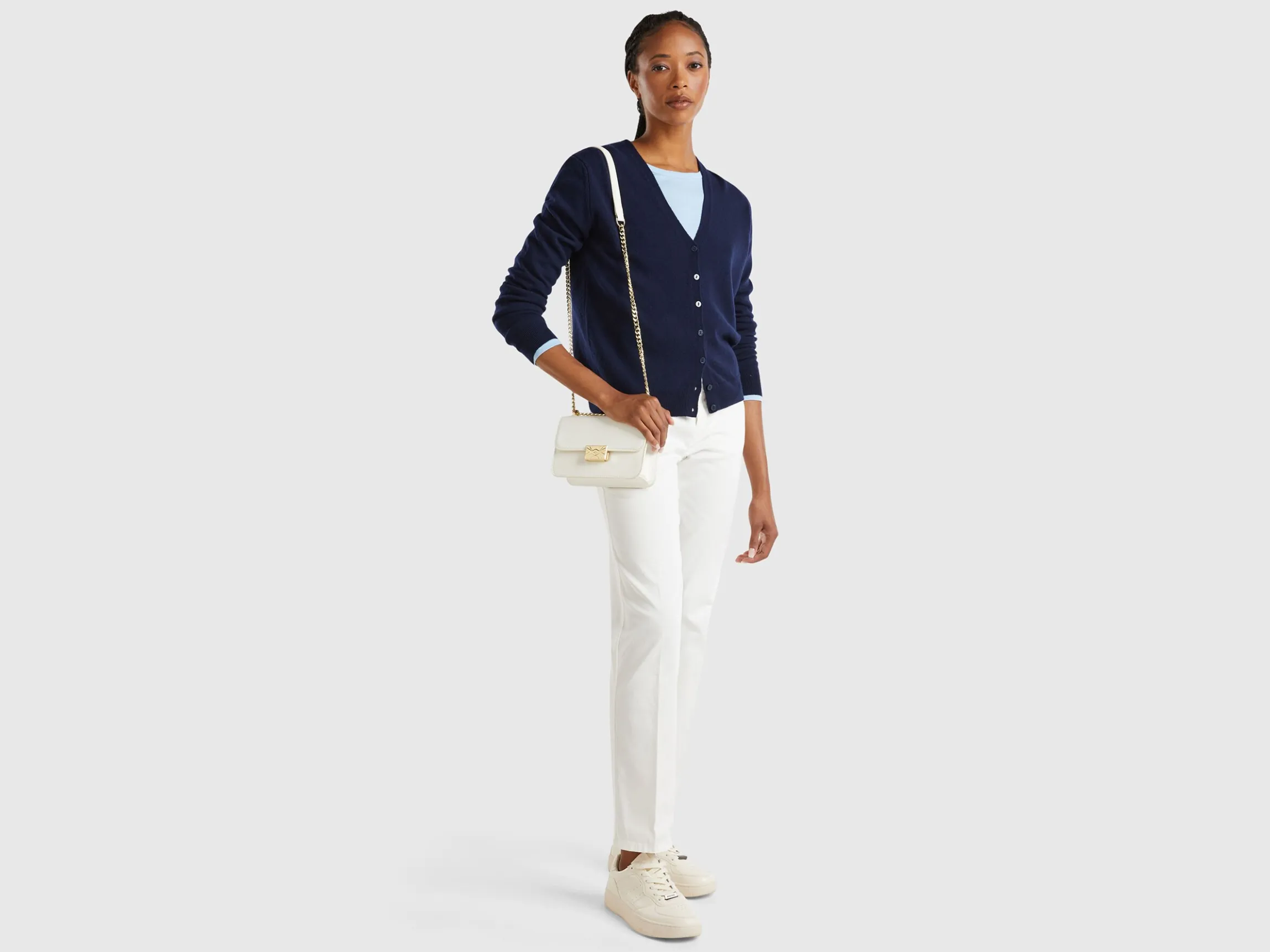 Dark blue V-neck cardigan in pure Merino wool
