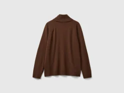 Dark brown turtleneck in wool and cashmere blend