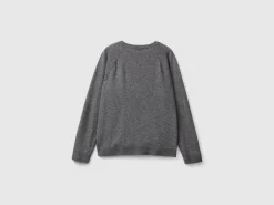 Dark gray crew neck sweater in wool and cashmere blend
