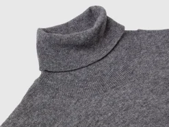 Dark gray short sleeve turtleneck in cashmere blend