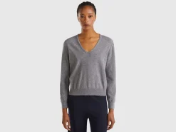 Dark gray V-neck sweater in pure Merino wool