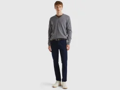 Dark gray V-neck sweater in pure Merino wool