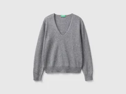 Dark gray V-neck sweater in pure Merino wool