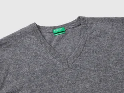 Dark gray V-neck sweater in pure Merino wool