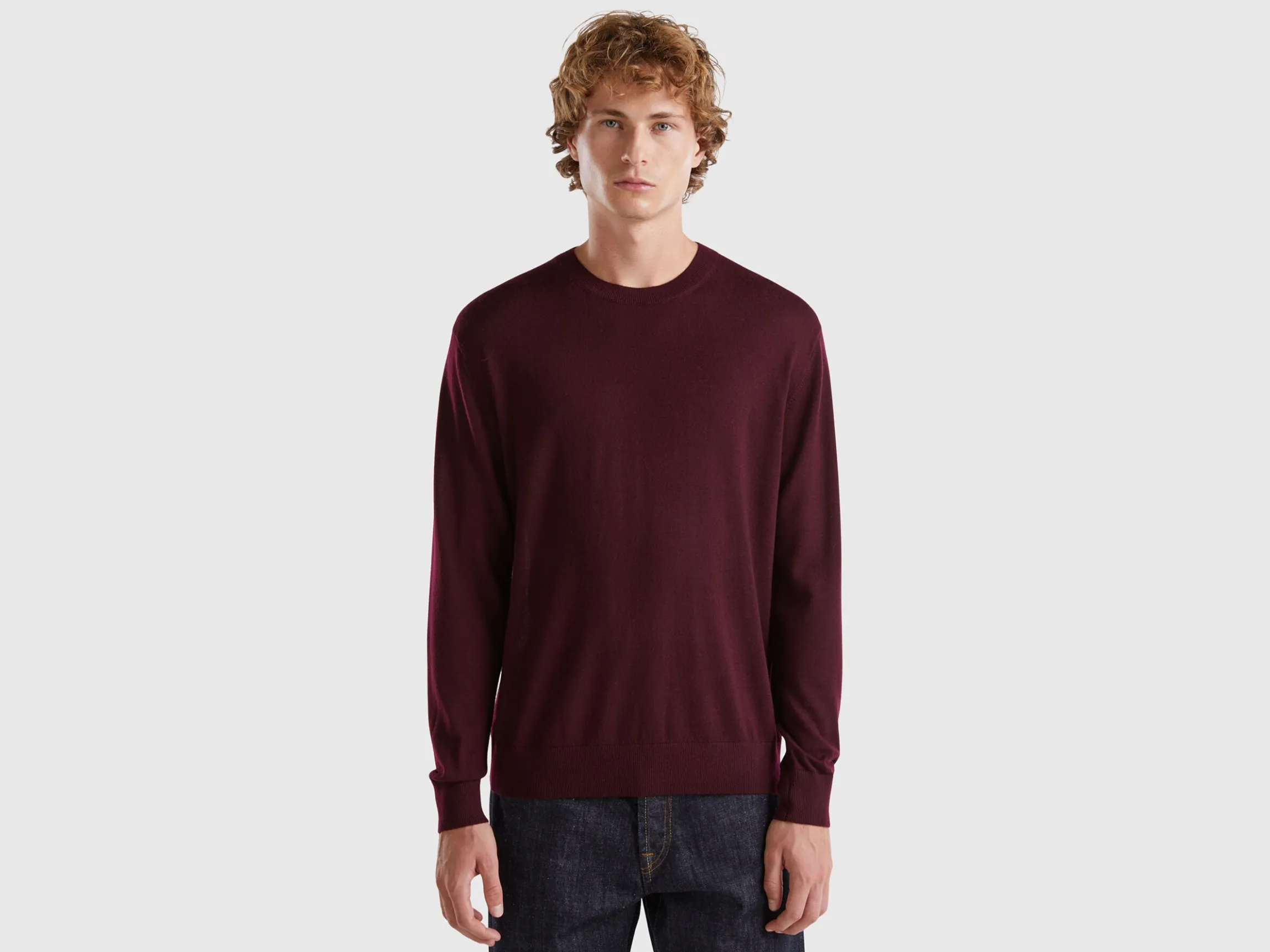 Dark purple sweater in pure Merino wool