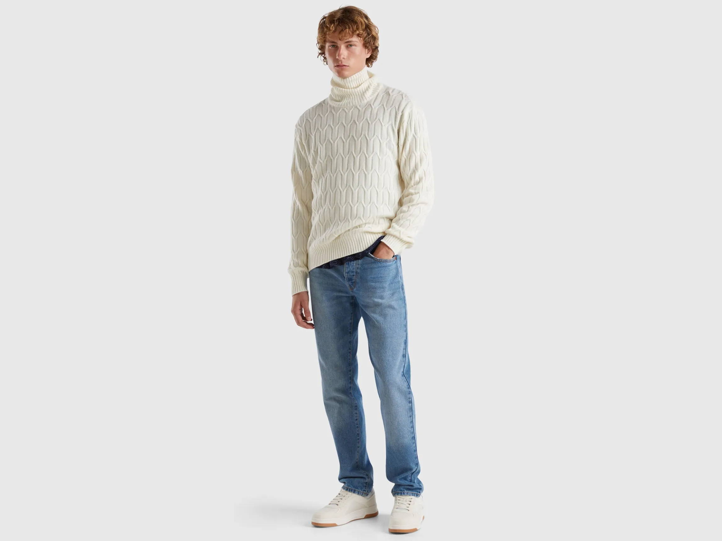 Diamond pattern turtleneck