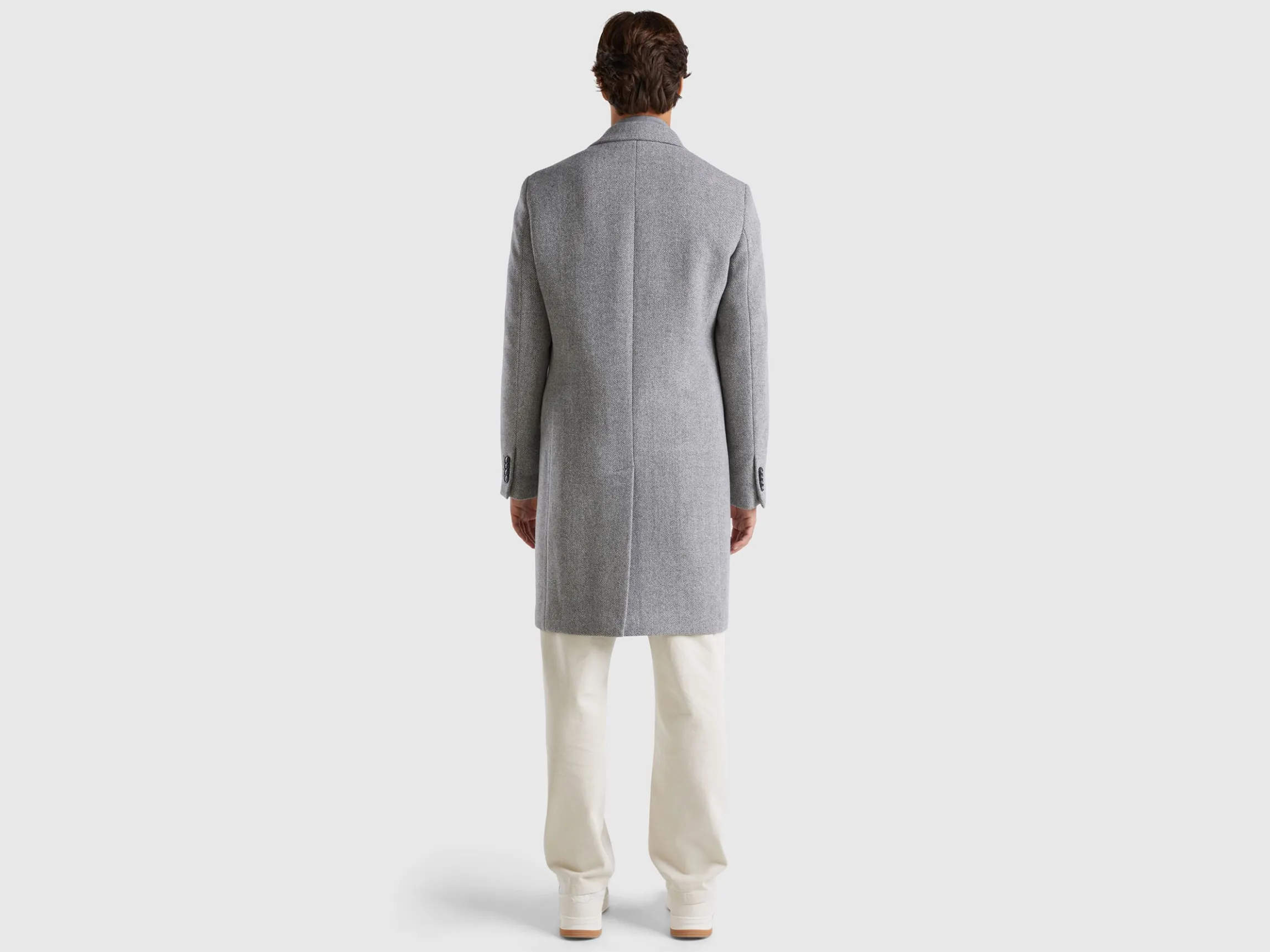 Double-breasted coat in wool blend