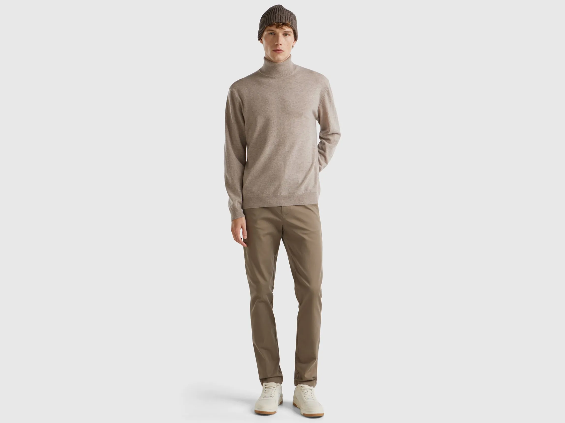 Dove gray turtleneck in pure Merino wool