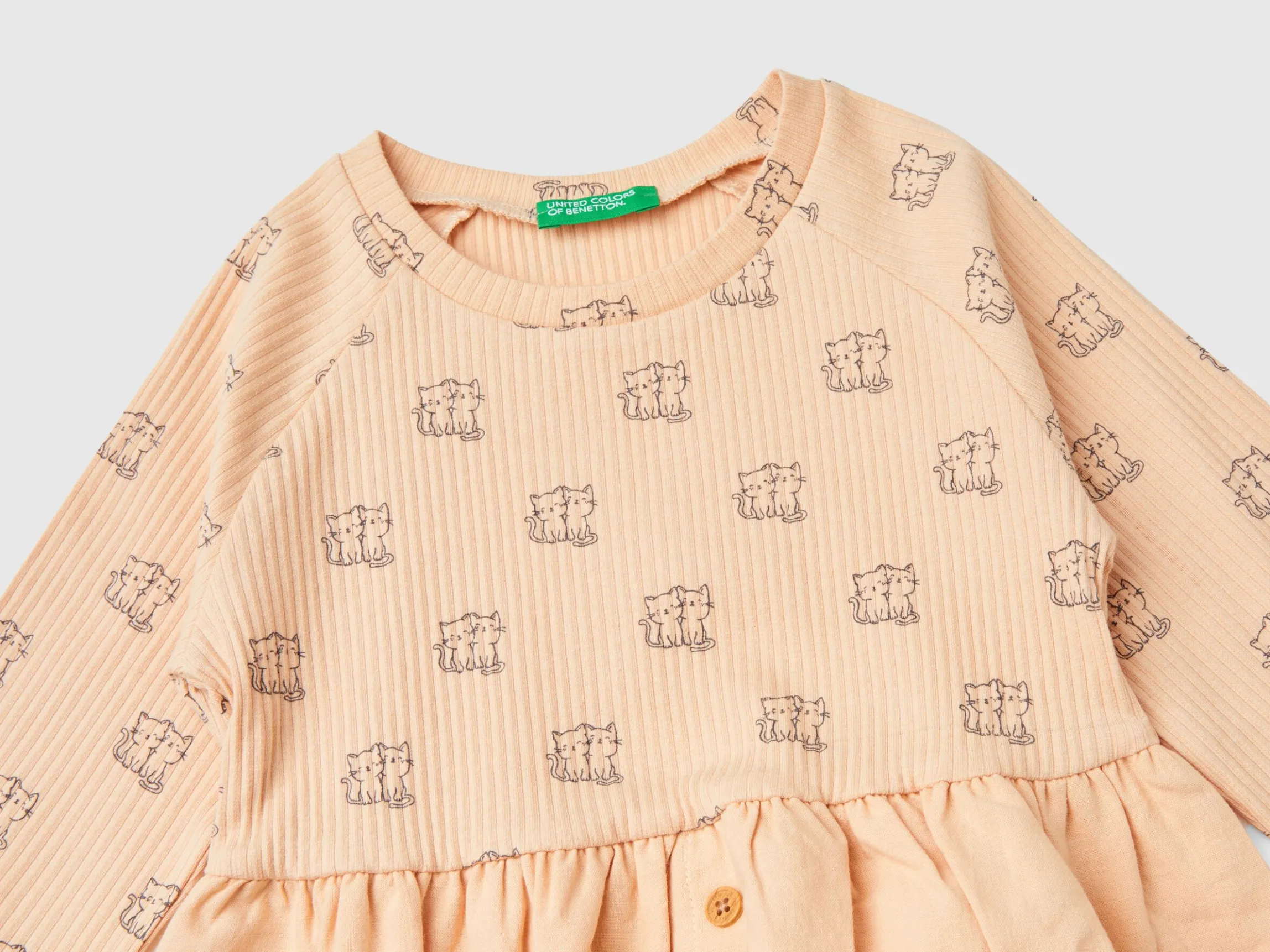 Dress with print and buttons
