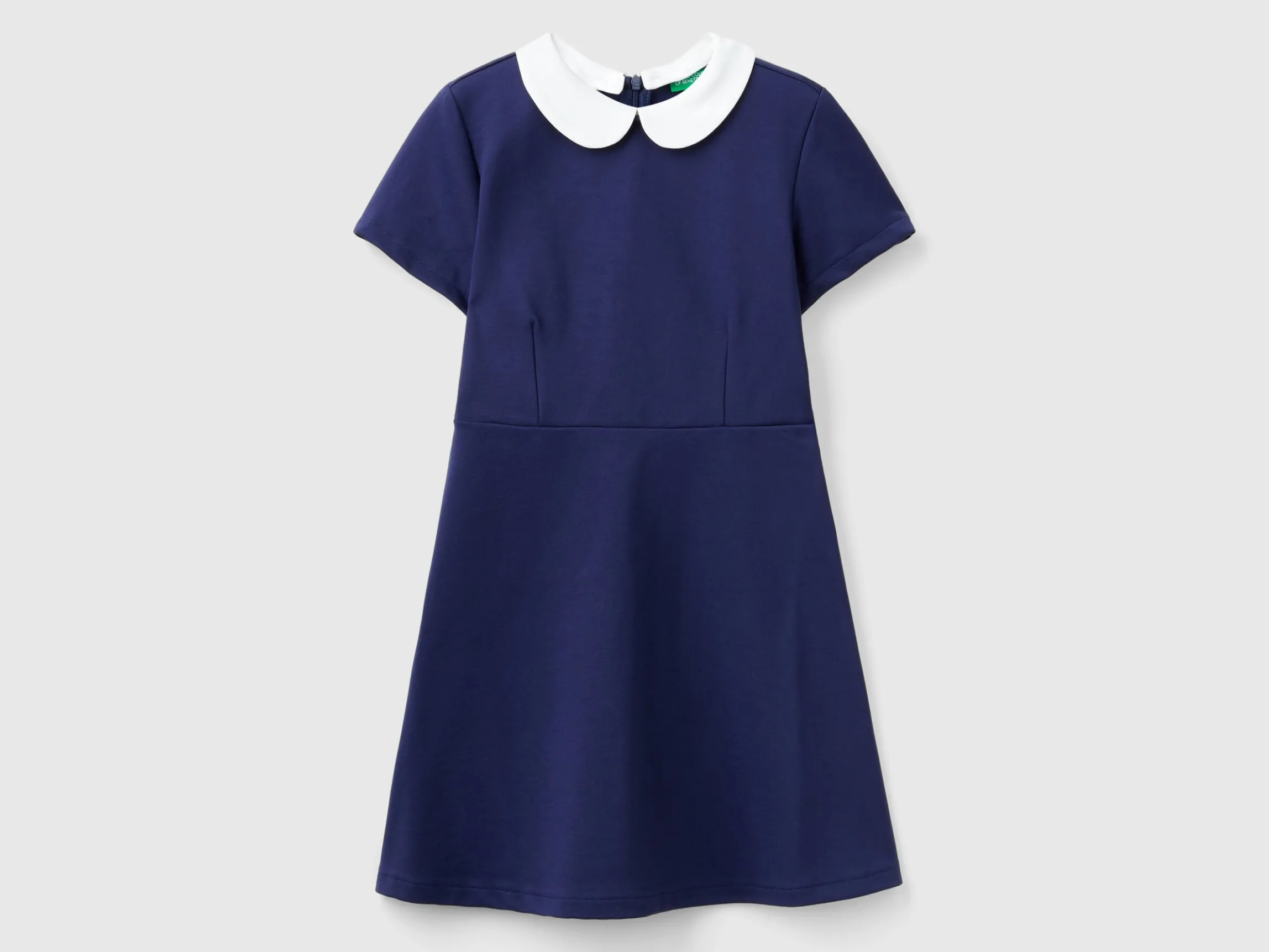 Dress with removable collar