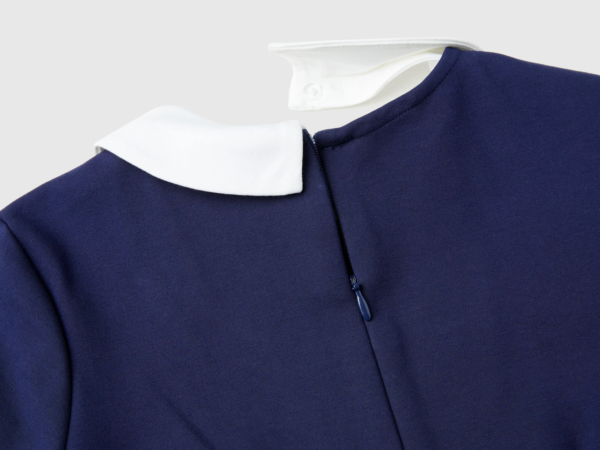 Dress with removable collar