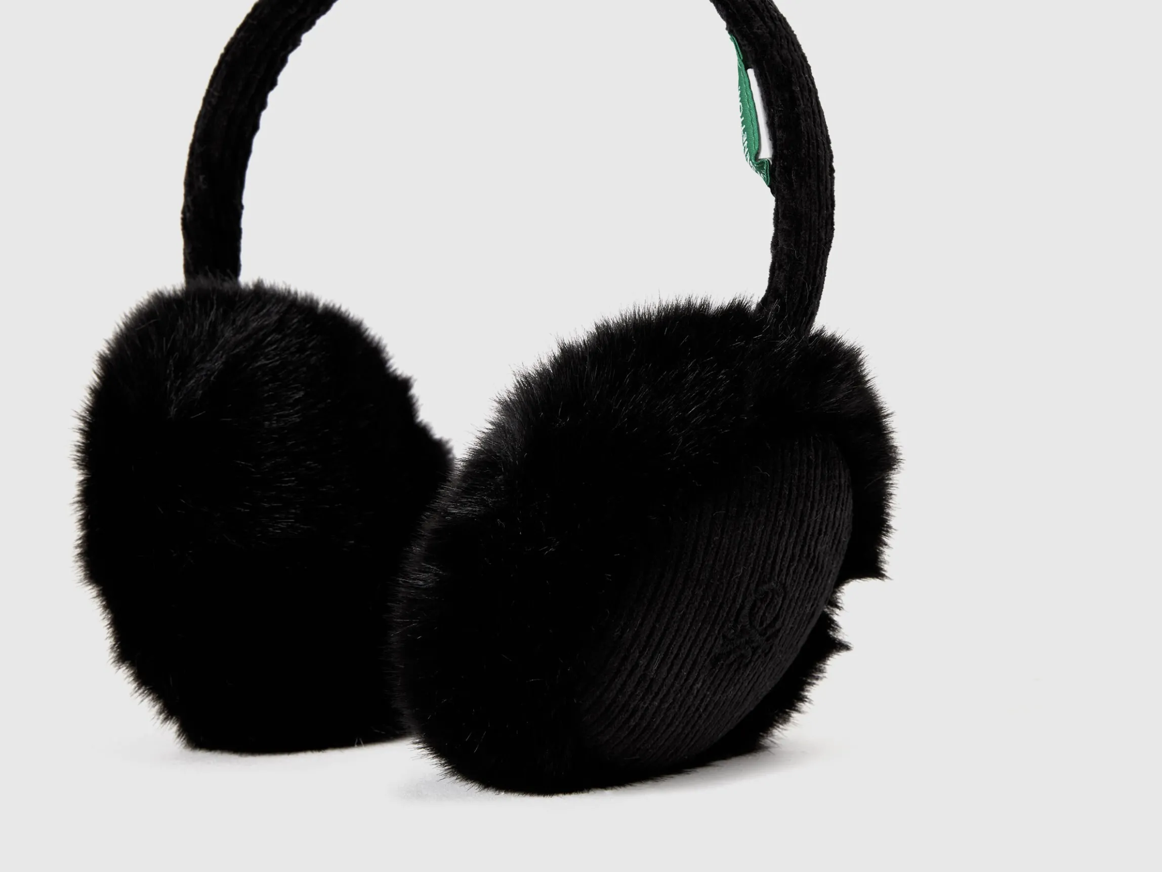 Earmuffs with synthetic fur