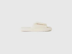 Faux fur slippers