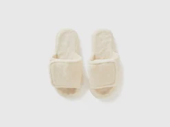 Faux fur slippers